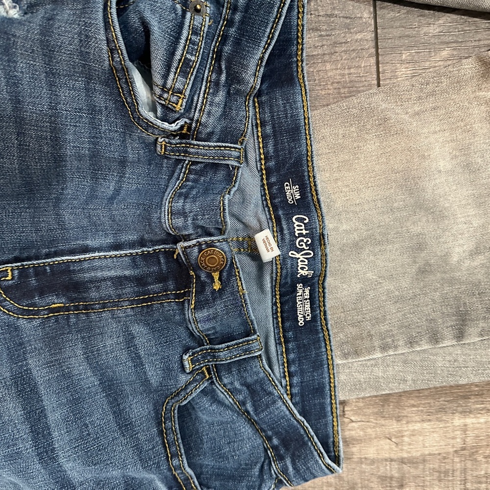 Cat & Jack boys Denim Jeans in Blue and Gray - Picture 2 of 4